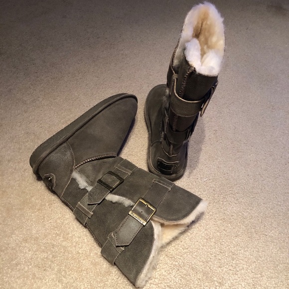 BEARPAW Taylor Women’s Boot in Maple - Picture 2 of 11